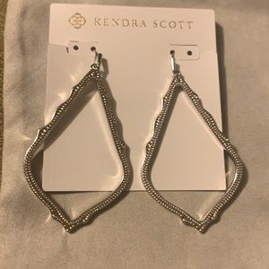 Kendra Scott Sophia  Drop Earrings in Silver